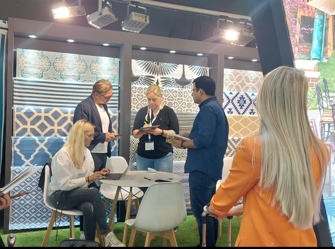 CGIFrankfurt's tweet photo. Indian exhibitors introduce new trends for leisure & #garden sector to trade visitors at #Spoga+ #Gafa trade fair @Koelnmesse. B2B meetings on for boosting trade ties between 🇮🇳🇩🇪. Team @CGIFrankfurt interacted with exhibitors & visitors
@MEAIndia @DoC_GoI
#AzadiKaAmritMahotsav https://t.co/bGhpLSD28O