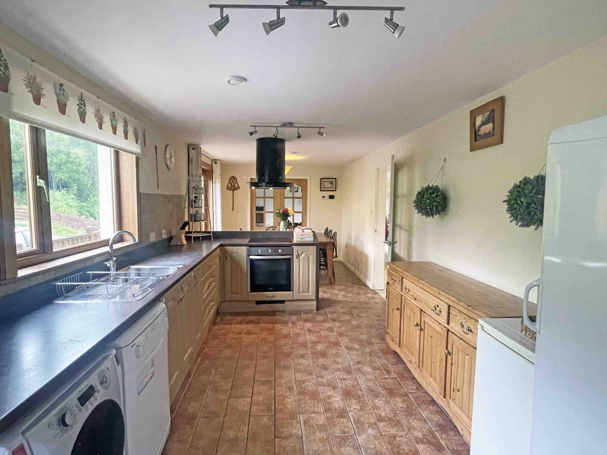 McIntyreandCoFW's tweet photo. New to Makret
Roslin, 12 Roshven View, Arisaig, Inverness-shire.
Fabulous 4 bedroom, 3 bathroom - £340,000 https://t.co/8zsrA7FOpK