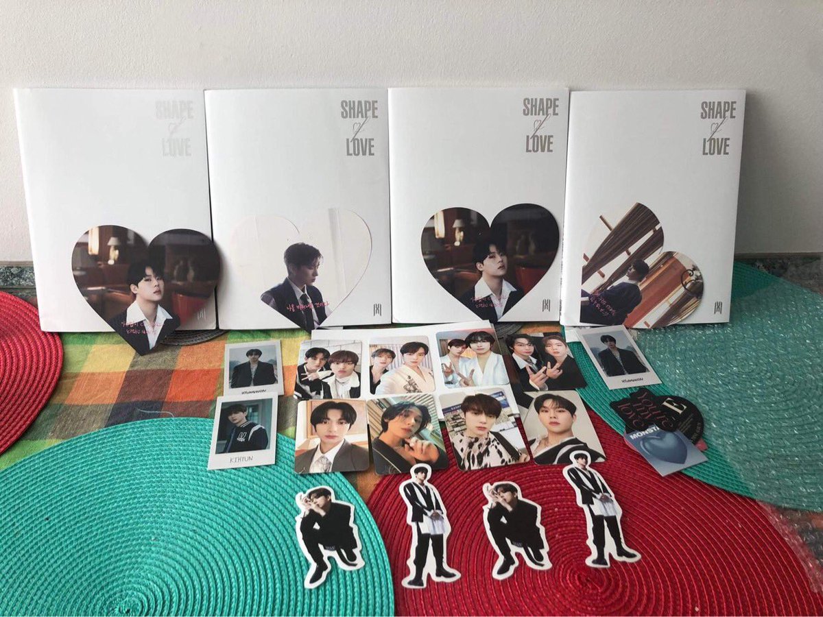 jstlittlebebe's tweet image. #imxinterstellarproofs 
Once again thank you so so much for your giveaway @imxinterstellar ! The albums arrived safely. I love them and I love my drop especially my KIHYUK PC 😭❤️ I love you and thank you! 🥰❤️