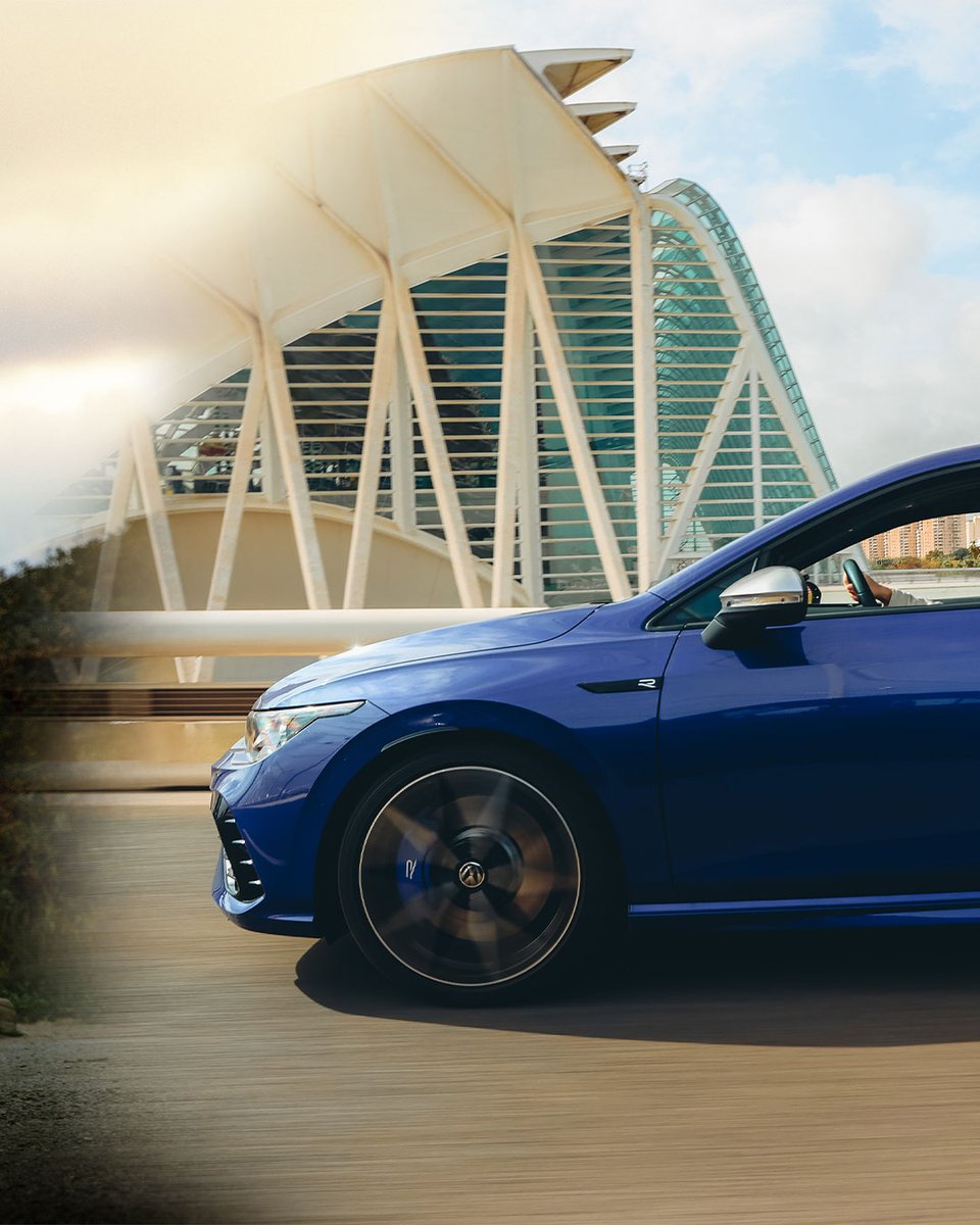 GrupoFTOME's tweet photo. Siente pura adrenalina al volante del Golf R 😎

#vw #volkswagen #golfR #clientesftome #ftome #experienciacliente https://t.co/S7Lphl6gl9