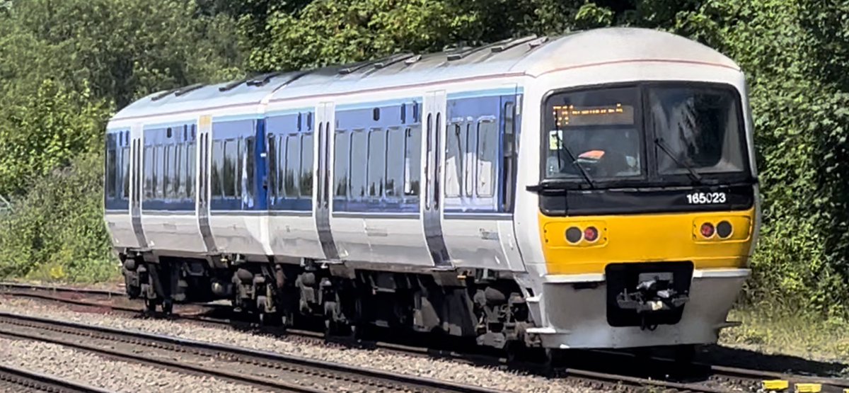 PlatformEdge1's tweet image. 165023 departing Leamington Spa for Stratford Upon Avon #Class165
