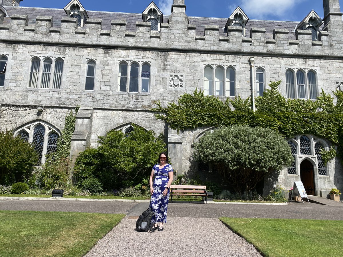 YvonneCochrane's tweet photo. Beautiful, sunny day on campus at UCC.  It’s great to meet and chat to people in person again! ##SAGEpublishing   #UCC https://t.co/PqxtE88xDa