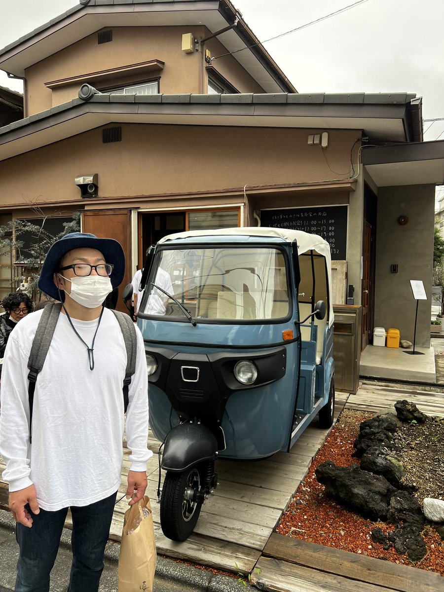 ruisen_project's tweet photo. 珍しい美容院との合体技 ベーグル専門店🥖 お店前でコーヒー飲みながら寛げるようだ
#Knof 
#笹塚
#ひとりパン祭り
#ベーカリー https://t.co/yTSXLsT1wK