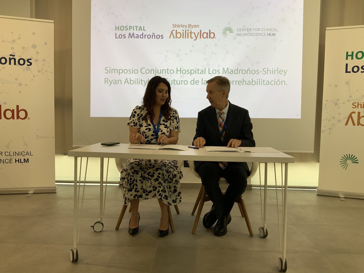 HMadronos's tweet photo. Continúa la jornada con la firma del #acuerdo de colaboración CCN-SRALAB MOU
Dr. Lieber y la Sra. Beatriz Alejo
#HLMSRALAB https://t.co/3bmdwiknnD