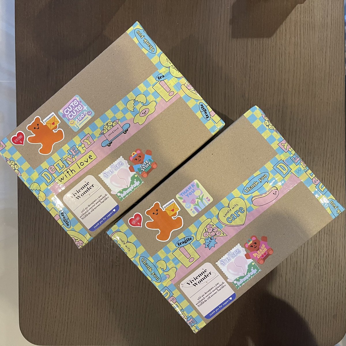 แจกจ้า 2 กล่องจุกๆ กล้องสุ่มเครื่องสำอาง + สกินแคร์ มูลค่ากล่องละ 7000 บาท แค่ RT + FOLLOW  ประกาศอาทิตย์หน้าเลย
