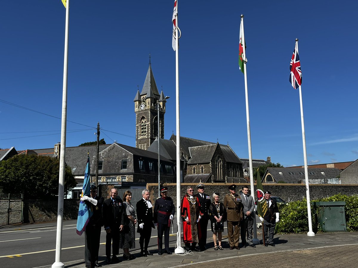 TomGiffard's tweet photo. 🇬🇧It was a pleasure to attend Neath’s flag-raising ceremony today in advance of #ArmedForcesDay this Saturday.

🎖This year marks the 40th anniversary of the Falklands War and we will remember all those impacted by the conflict.

@WelshConserv https://t.co/Hwz5wUiDZT