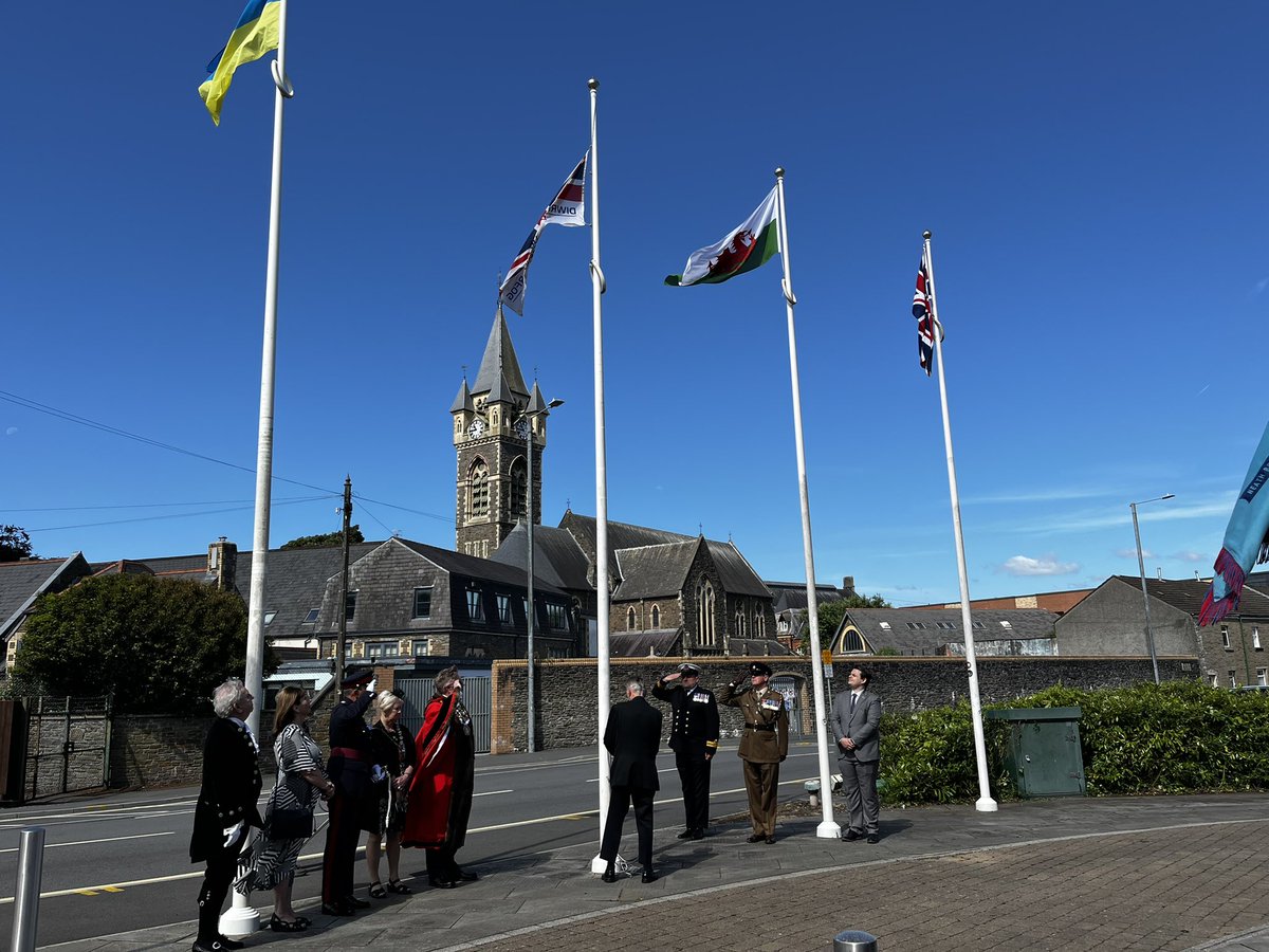 🇬🇧It was a pleasure to attend Neath’s flag-raising ceremony today in advance of #ArmedForcesDay this Saturday.

🎖This year marks the 40th anniversary of the Falklands War and we will remember all those impacted by the conflict.

<a href="/WelshConserv/">Welsh Conservatives 🏴󠁧󠁢󠁷󠁬󠁳󠁿</a>
