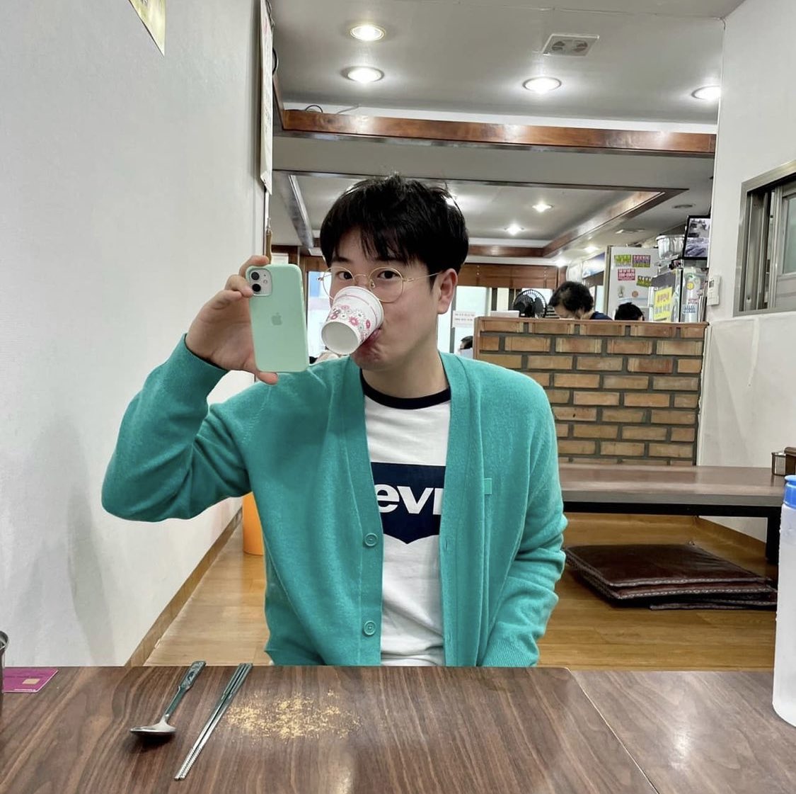 BBC___111's tweet photo. 나 이런 표스타 감성 너무 사랑해.. https://t.co/HEypCLJLW9