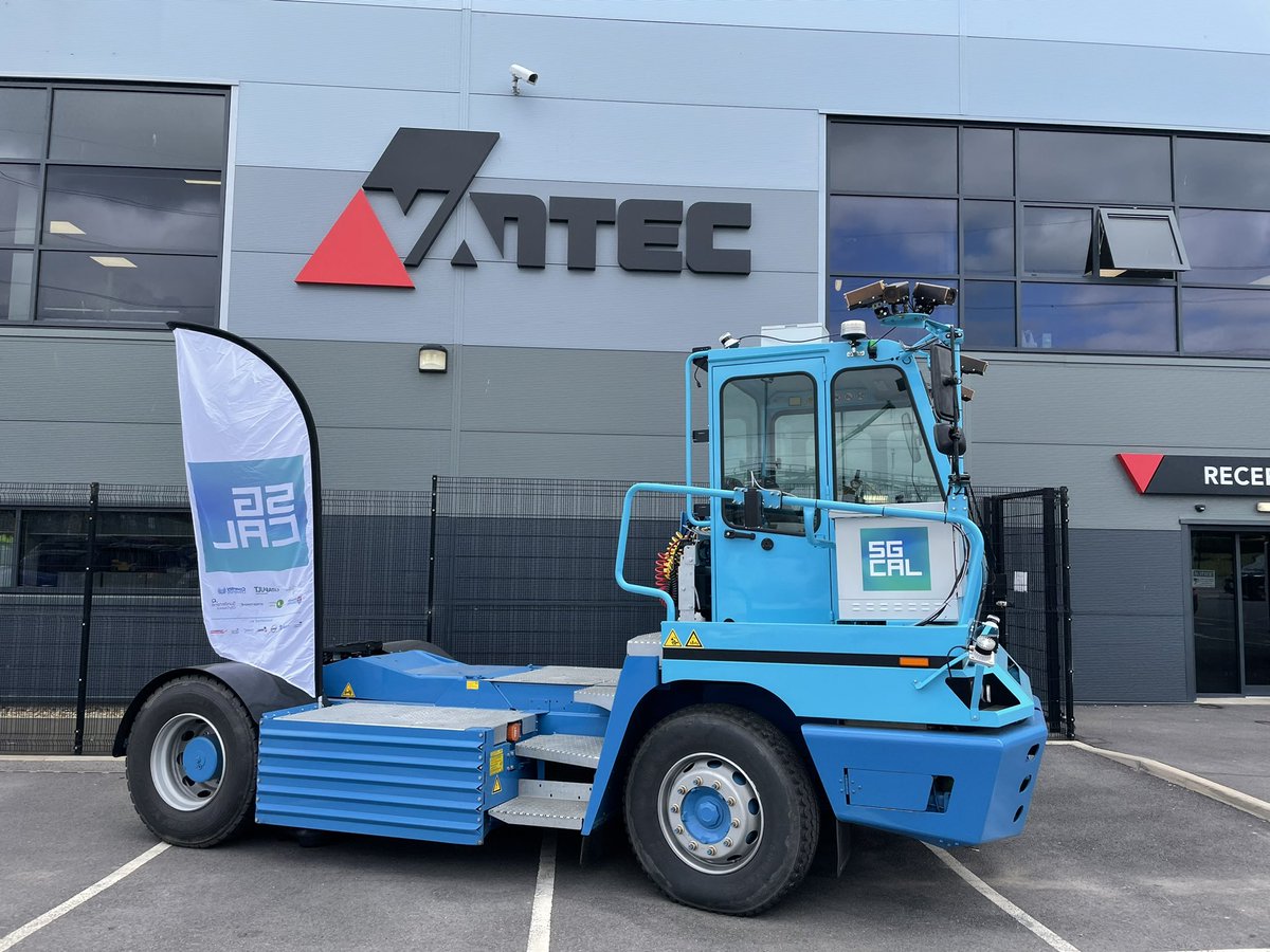 PerformGreen's tweet photo. Thrilling to be at @VantecEurope for the partner launch event for #5GCAL today. A huge achievement from all involved to deliver live 5G-enabled logistics delivery of parts into Nissan. @StreetDrone @NEAutoAlliance https://t.co/7nYHrXJTLy