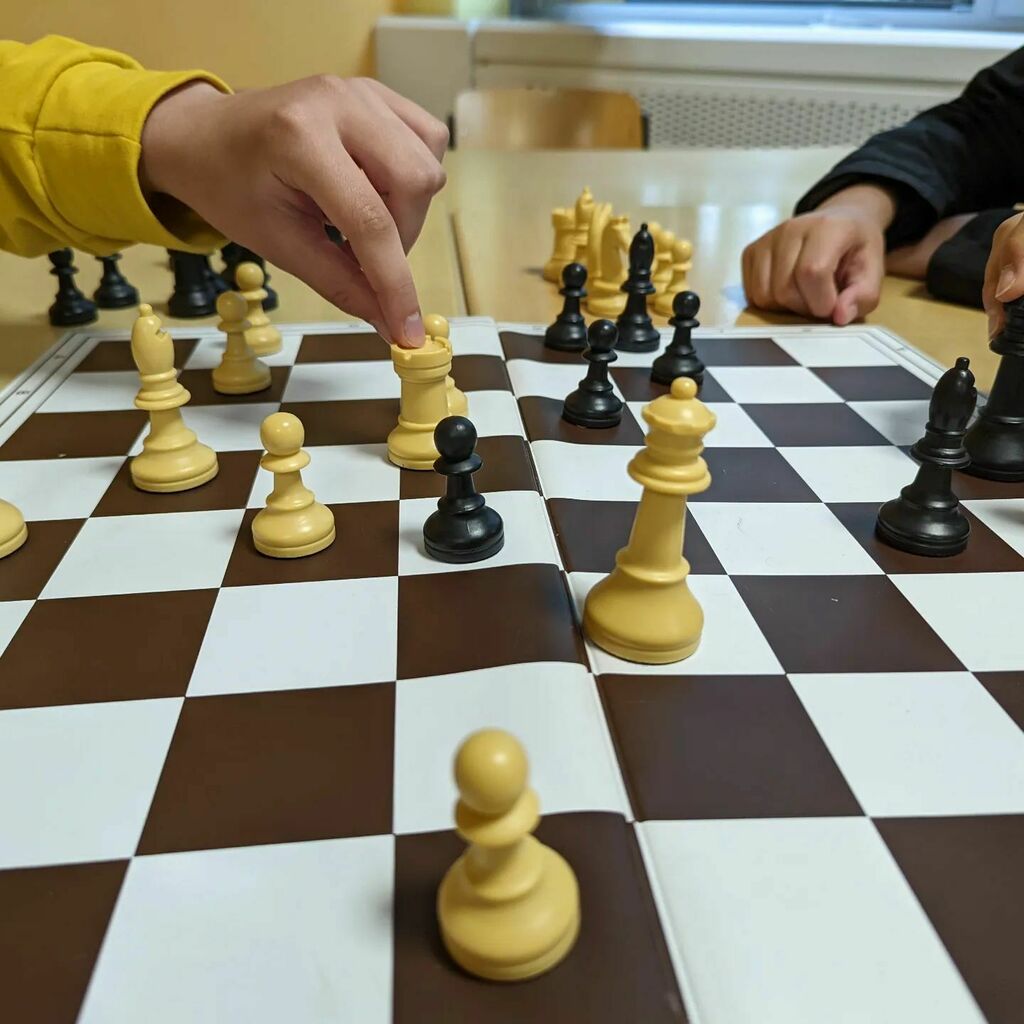 DBGNeunkirchen's tweet photo. #dbgneunkirchen #projekttage2022 #schach https://t.co/U9ND9myYMg https://t.co/NXH88A1mfX