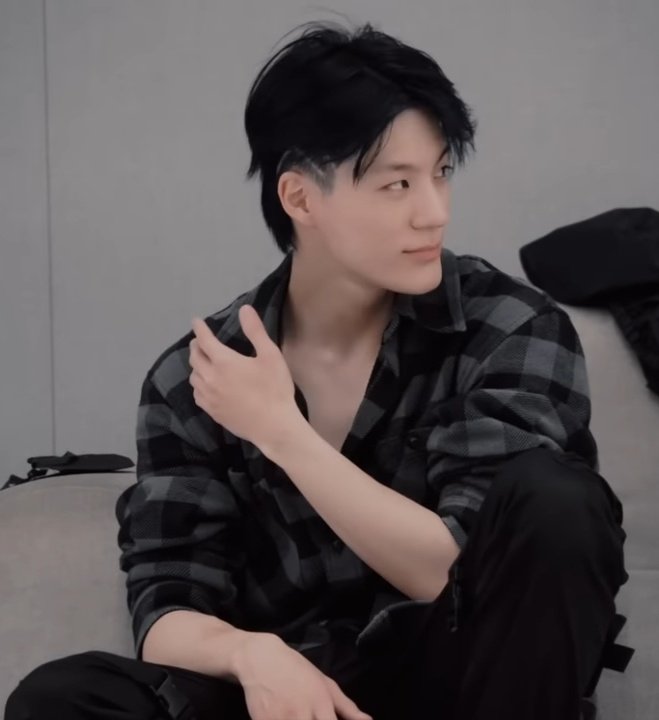 กอนอ☁️🐋지성~~ tweet media