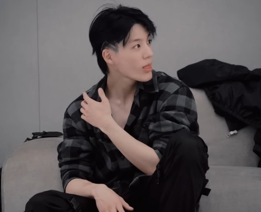 กอนอ☁️🐋지성~~ tweet media