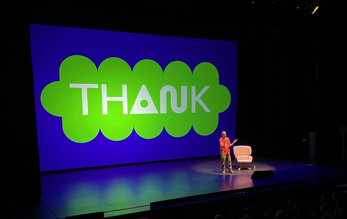 xavicalvo's tweet image. Esta experiencia de ninguna de las maneras habría sido posible sin tantas manos predispuestas del equipo de World Design Capital Valencia 2022, mención especial a Corinna, a Iván y a Pepe en la producción, a Cecilia y al alma máter del Experience, a Wences Sanz @stereochromo.