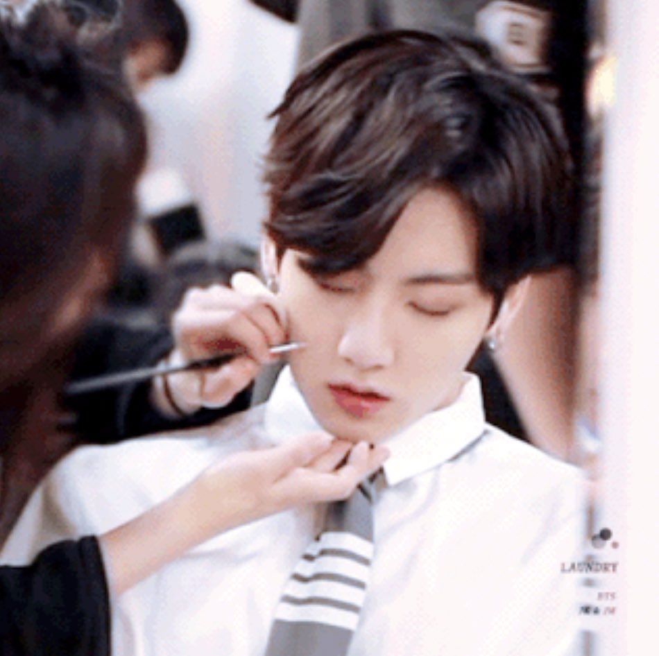 vminkookfairies's tweet photo. the life of being jungkook’s stylist - a thread: https://t.co/wRtK5zmKPr
