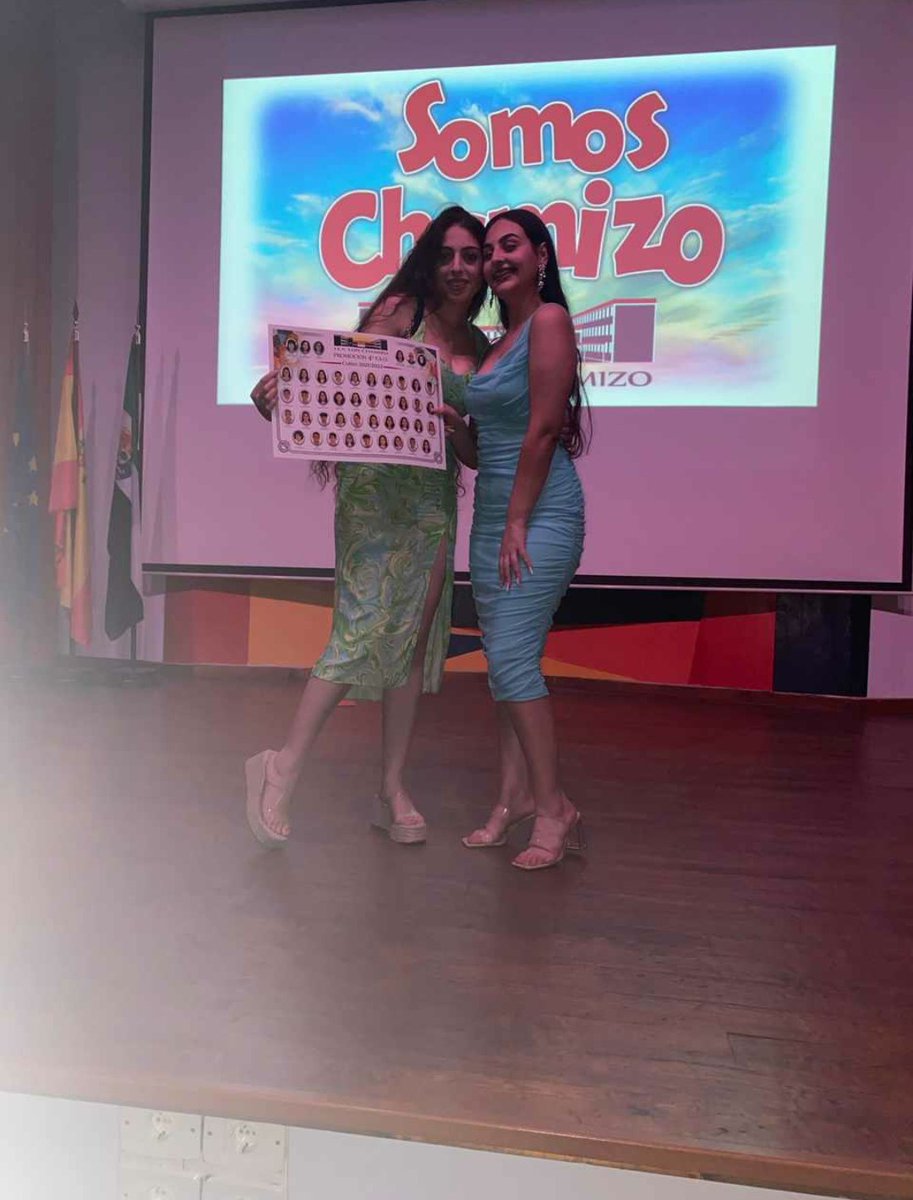 gitanos_org_ext's tweet photo. 🎉¡Estamos de celebración! 🎉Nuestra alumna del programa Promociona en #FSGDonBenito, Raquel, ha conseguido promocionar en la ESO. Enhorabuena por este gran logro.
#Gitanasconestudiosgitanasconfuturo #Gitanosconestudiosgitanosconfuturo #ProgramaPromociona #GraduaciónESO https://t.co/Zo31EBQV2c