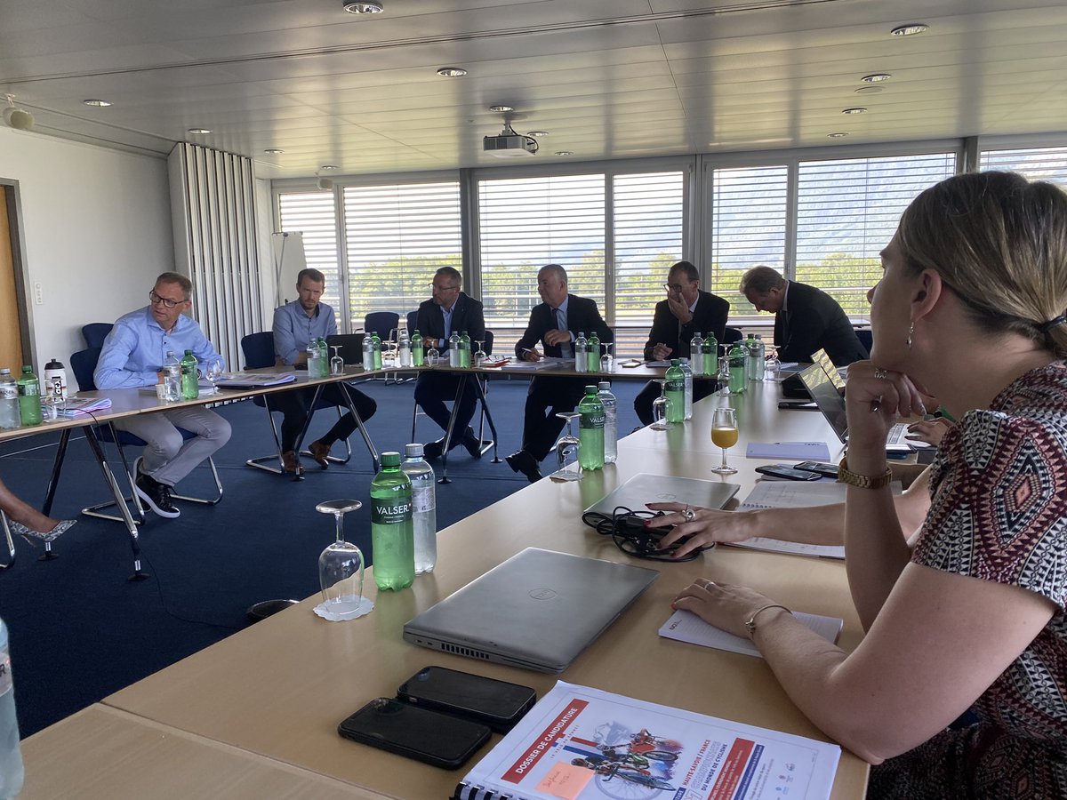 Déplacement à #Aigle de <a href="/MartialSaddier/">Martial SADDIER</a> et de Michel Callot, Président de la <a href="/FFCyclisme/">FFC</a>, pour une journée de travail au siège de l’<a href="/UCI_cycling/">UCI</a> au sujet de la candidature aux Championnats du monde de Cyclisme 2027 

#leveloausommet2027 #binkingtothetop2027
#HauteSavoie #France