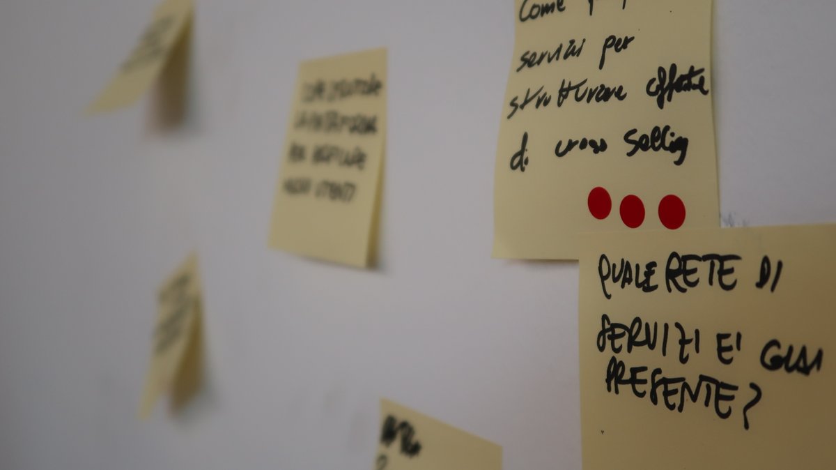 ClaranetItalia's tweet photo. Venerdì scorso i nostri Enrico e Alessandro hanno guidato un workshop su lean #ux discovery al @ilfestival, dedicato a PM, PO, spiegando l'approccio senza sprechi che usiamo per esplorare problemi di business e degli utenti.

Grazie a chi ha partecipato. 🔥#flowing #webmarketing https://t.co/lWMnC4Y2n4