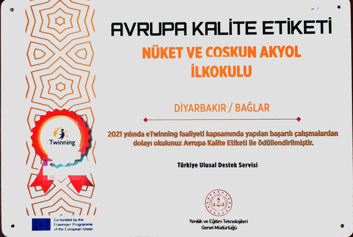 NuketVe's tweet photo. 2021 yılında okulumuzda Nesrin Şahinoğulları Balıkçı tarafından yürütülen eTwinning projeleri ile okulumuzun başarılı çalışmalarından okulumuz Avrupa Kalite Etiketi ile ödüllendirildi.
@Murat4Kucukali 
@Mehmet_Bulut21
@Diyarbakirmem 
@eTwinningdyrbkr 
@BaglarMEM21 https://t.co/guWTWJwl8H