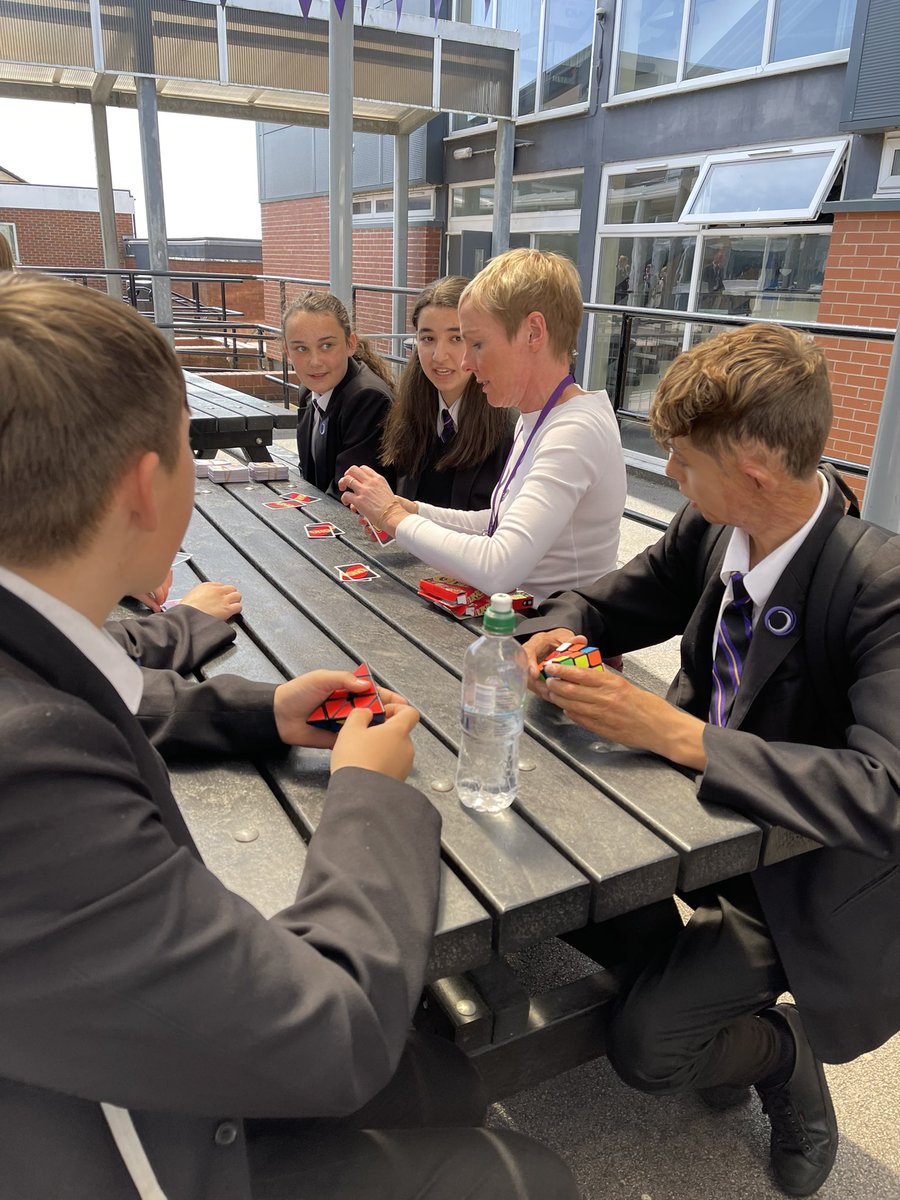 OAHLibrary's tweet photo. The great UNO sort!! It worked. Game on! #outdoorlibrary @OutwoodHindley https://t.co/HsyAfTNKi2