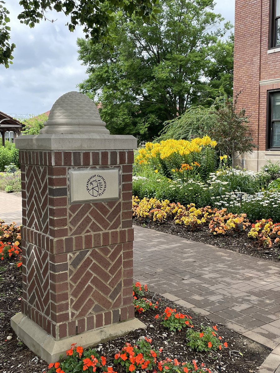 PurdueAgDean's tweet photo. The heat may have been intense last week but the @PurdueHortLA gardens were still spectacular. If you have a chance, I suggest a walk through them the next time you are on campus. https://t.co/l6jNkwcXRI