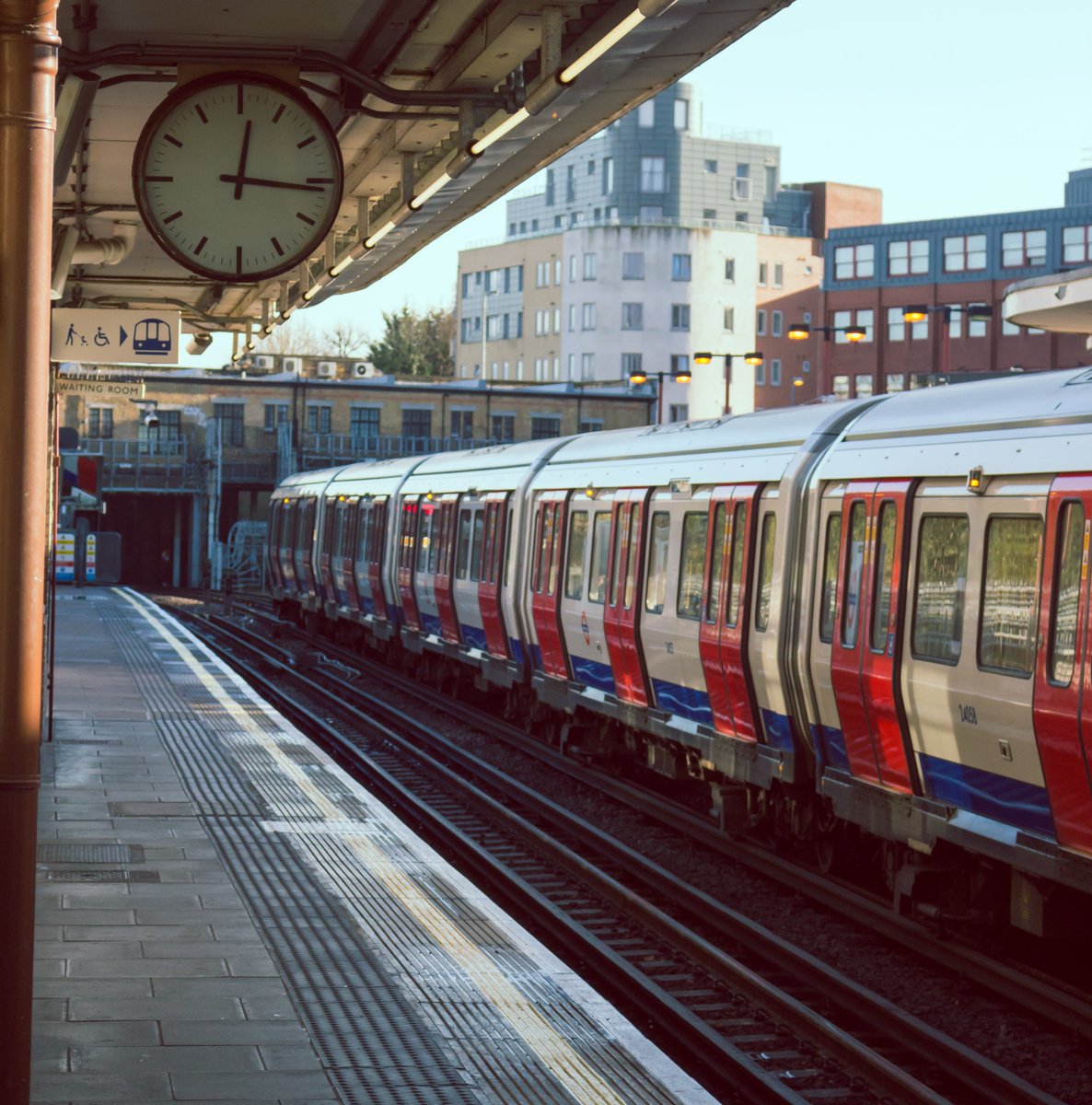 The planned #train #strikes will cause problems getting to work for many this week. We look at the employment law implications. sherborneslaw.co.uk/difficulty-att…

#employmentlaw #RailStrikes #legalupdate