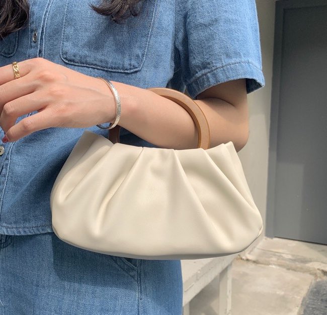 sabrinazhohir's tweet photo. cutest handbag!!!!
#shopeebys https://t.co/EmmMQ1kADt
