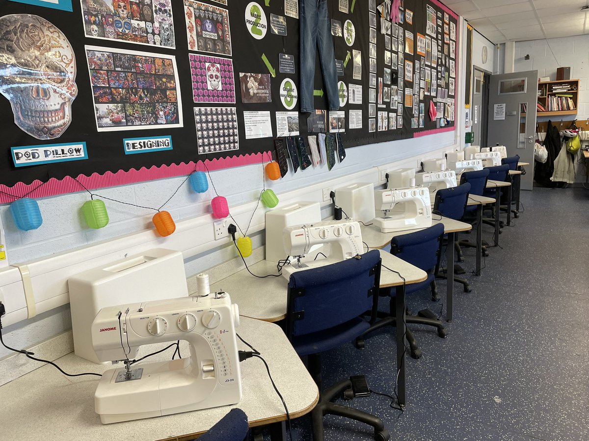 MrsWoodTextiles's tweet photo. Very excited to by using our brand new sewing machines in TEXTILES for the Year 10 mock exam! #sewingbee @SummerhillSch #TextileArt https://t.co/pit7q7vlUb