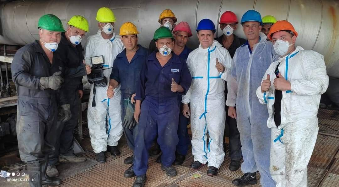 Buenos días #Cuba 🇨🇺 Héroes  en la caldera de Felton. Historias de vida  que valen la pena conocer. Esperanza de mi país. #CubaPorLaVida