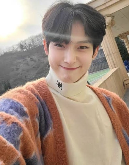 pjscs4fics's tweet photo. #sunki filo au wherein...
                ↳ heart full of star

since jayden(ni-ki) was young his body was weak and one day his mother decided it would be better if he was just at home so his mother hired a private nurse and elijah(sunoo) became his nurse https://t.co/WG96dQsXES