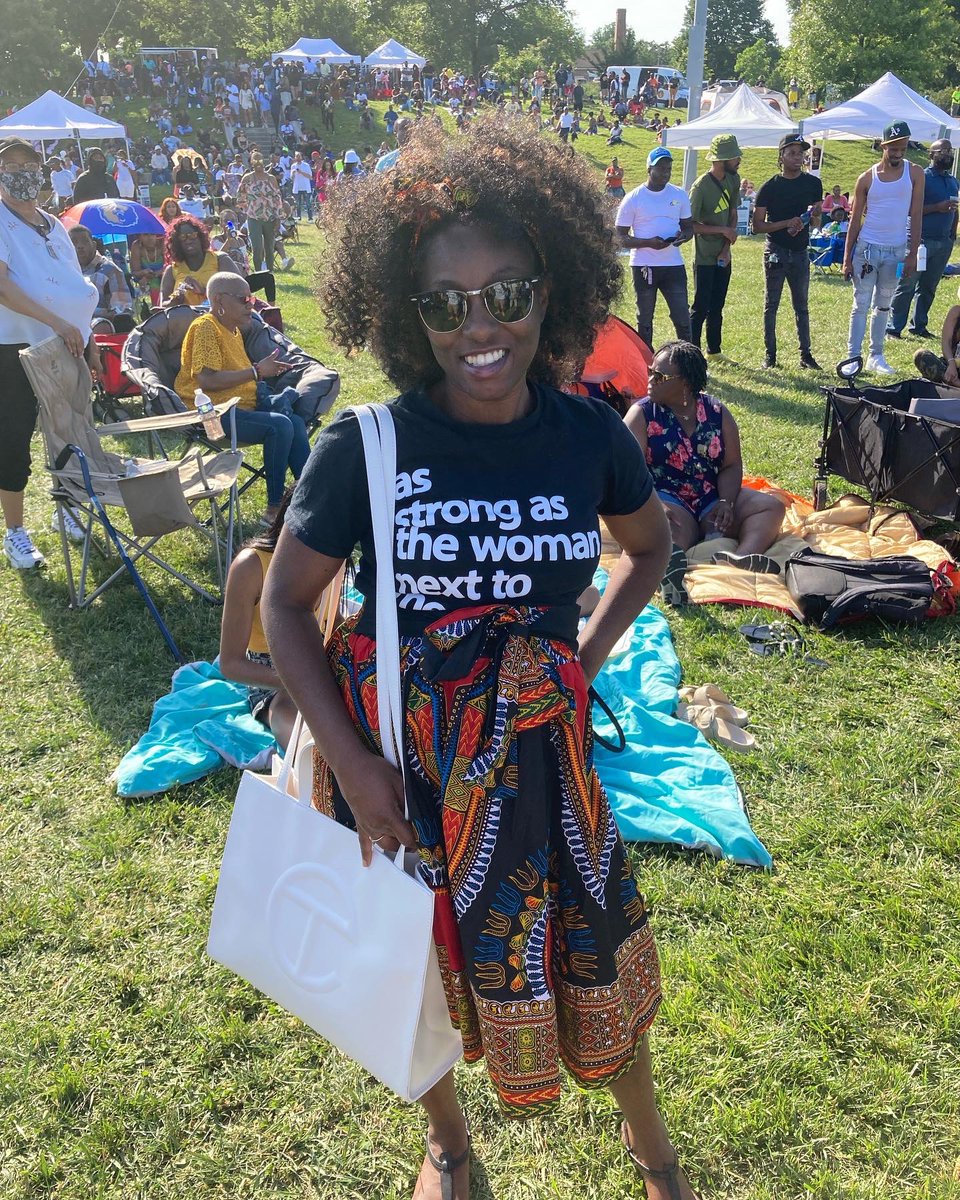 MsEducationz's tweet photo. Happy Juneteenth. You know Iβm coming with the Black owned drip π #afram2022 #Juneteenth2022 https://t.co/Abcaek8V1G