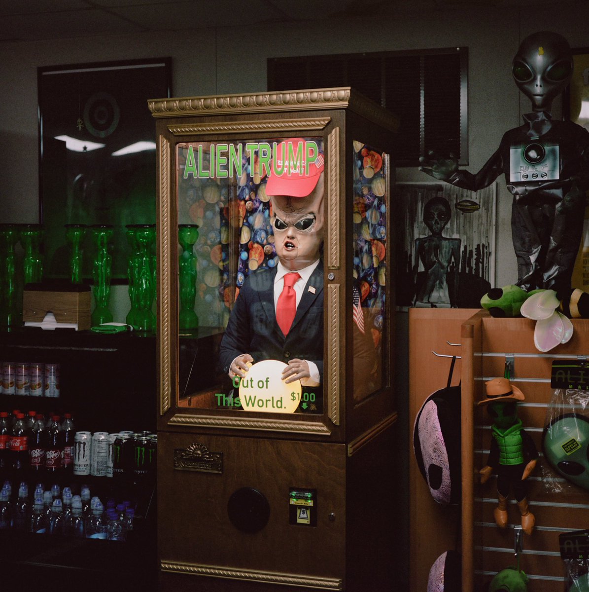 New travel story up for Travel + Leisure! Last summer we took a trip to the Extraterrestrial Highway to live out our alien kitsch dreams. 👽🛸 <a href="/allieleepson/">Allie</a>