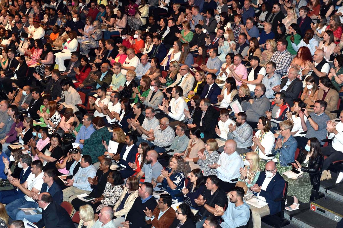 DeptJusticeIRL's tweet photo. Congratulations to our new Irish Citizens who attend this morning's Ceremony in #Killarney! 

For those of you who missed the first event, don't worry! 

You can watch the second one LIVE at 1:30pm! 🔴 👇   
https://t.co/sShR49e4oo 

☘️ Céad Míle Fáilte ☘️ #IrishCitizen2022 https://t.co/sR9tKJmSWR