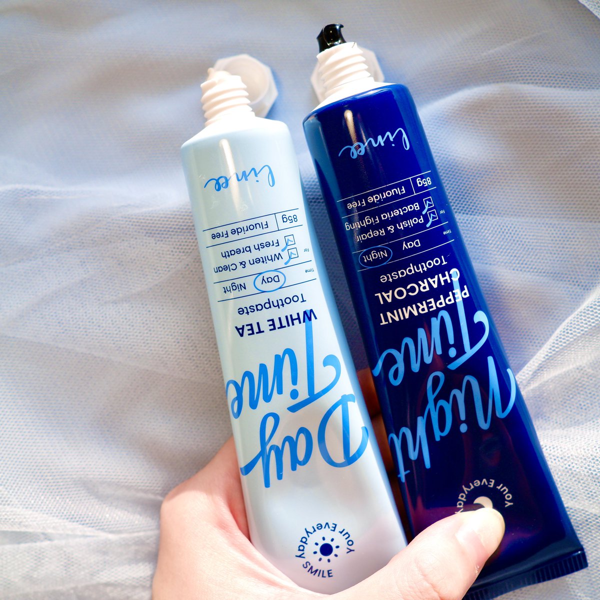 มาตามสัญญาแล้วทุกคน หลังจากใช้ยาสีฟัน Linee มาเป็นเดือน มิวว่ามิวต้องซื้อต่อแล้วแหละ🪥🛁โดยเฉพาะสูตร Night ที่เป็นรส Peppermint Chacoal มิวชอบมาก ไม่ฝาดอะไรเลย กลิ่นปากก็แทบไม่มี ปกติไม่ค่อยเจอยาสีฟันที่ระงับกลิ่นปากตอนเช้าได้ดีขนาดนี้ หลอดอื่นคือฝุ่นขึ้นแล้วตอนนี้ #Howtoperfect