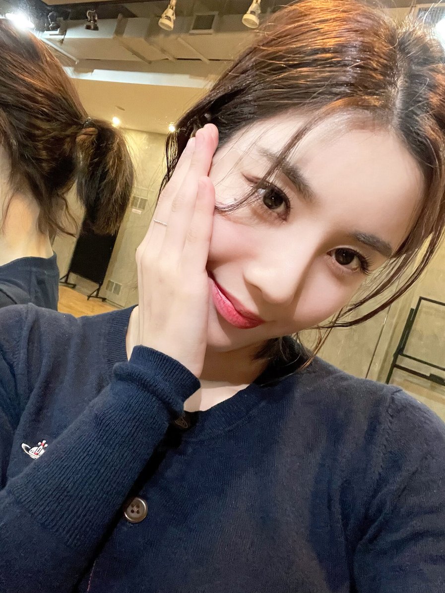 EunbiFR's tweet photo. → 🪐🐰 | 17.06.22

« Je suis venue ici ❤️ �� https://t.co/23JEGa3qHc