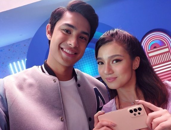 DonBelleOFC's tweet photo. We're all so excited to see your Samsung collab, DonBelle!

SAMSUNG WITH DONBELLE

#DonBelle
#GalaxyxDonBelle
#DonnyPangilinan | #BelleMariano https://t.co/iThjd8ZNFW
