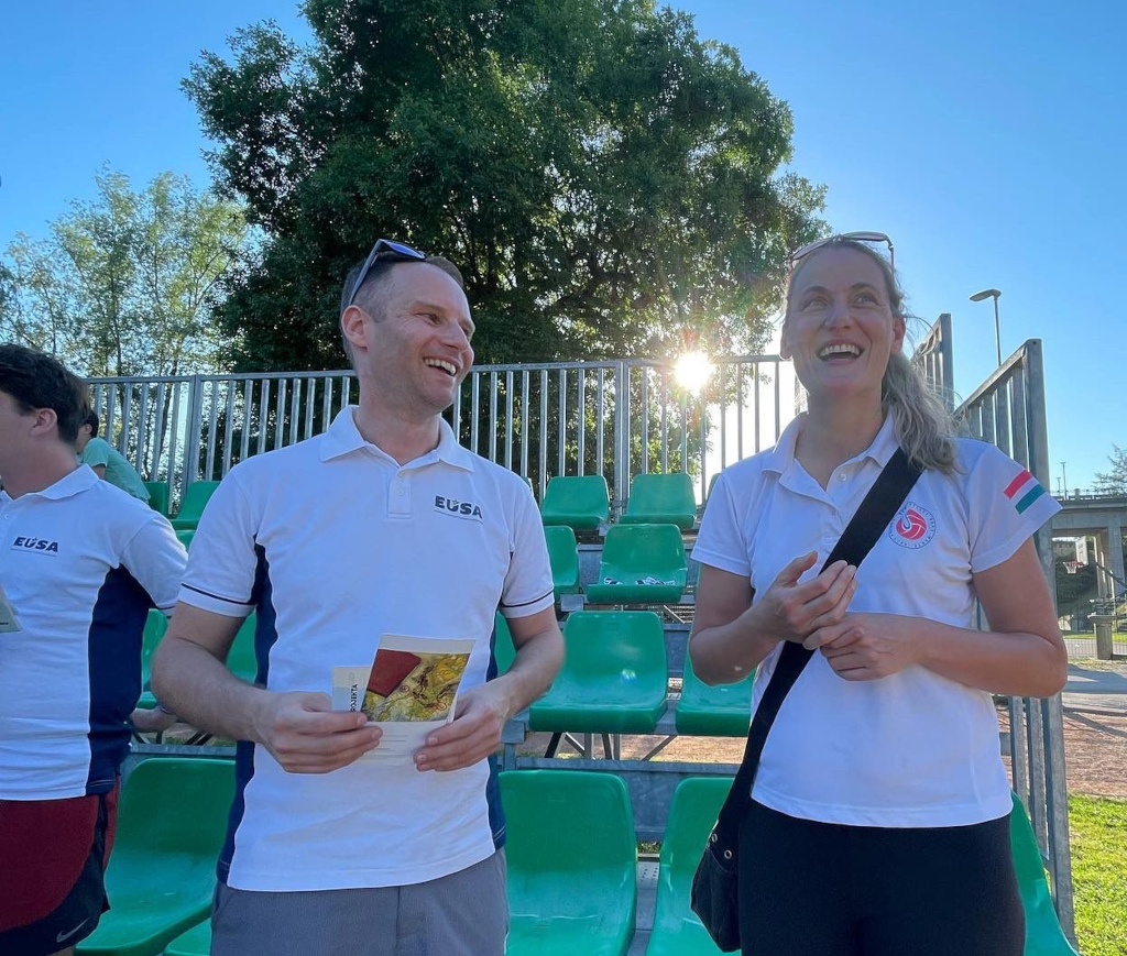 Slovenian partners of Work for a cause, serve for sport #ErasmusPlus project @WorkServe: #EUSA @eusaunisport and #DRPDNM @DRPDNM were active this Sunday at a #BeachVolleyball event in #NovoMesto, promoting #opportunities and #benefits of #volunteering.
eusa.eu/news?w4c-promo…