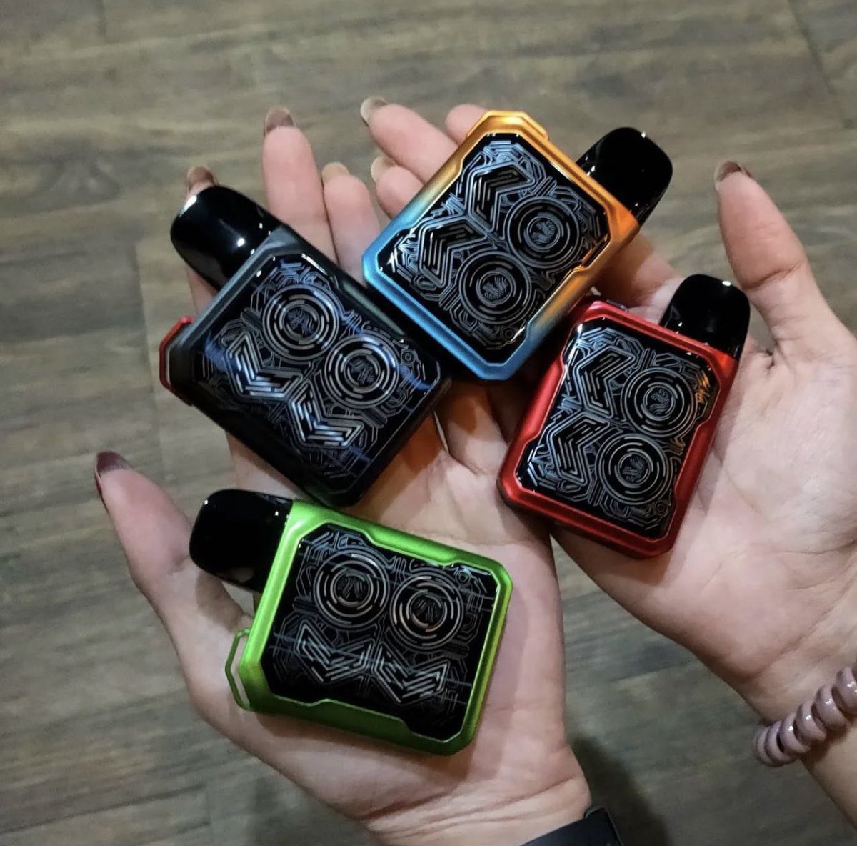 VapeZonev's tweet photo. 1090.-
#caliburngk2 #caliburn #uwell https://t.co/lVtmBQiDNS