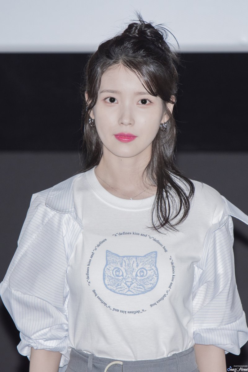 JongHeon_IU0516's tweet photo. 220618 아이유 브로커 무대인사 (메가박스 코엑스)
#아이유 #IU #이지은 #브로커 #Broker https://t.co/HzYm1MsPQE