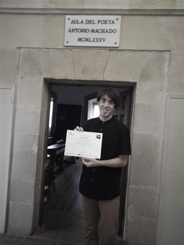 gsdalcala_dir's tweet photo. Álvaro Andrés C recibió el 15 de junio su galardón como ganador en el V Premio Antonio Machado "La educación en la protección y desarrollo de la naturaleza y el medio ambiente en el marco de la Agenda 2030",con su poema "Desolado Edén". Gracias por mostrarnos esa parte tan bonita https://t.co/3StWVrC9v4