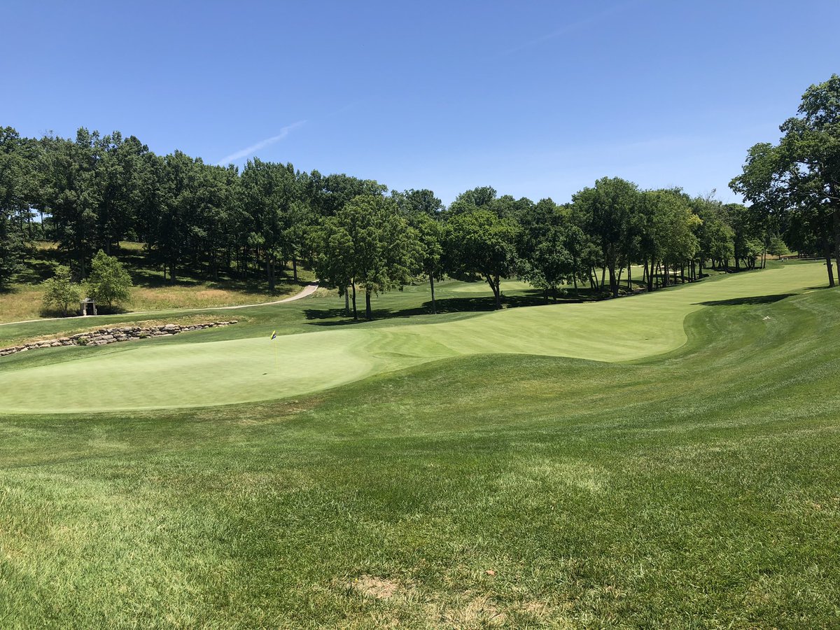 terrymeiners's tweet photo. Living on the edge. โณ๏ธ๐๐พโโ๏ธ
#valhallagolfclub #toughputt #louisvilleky #fathersday #perfectweather @valhallagolf https://t.co/65KqmNNctY