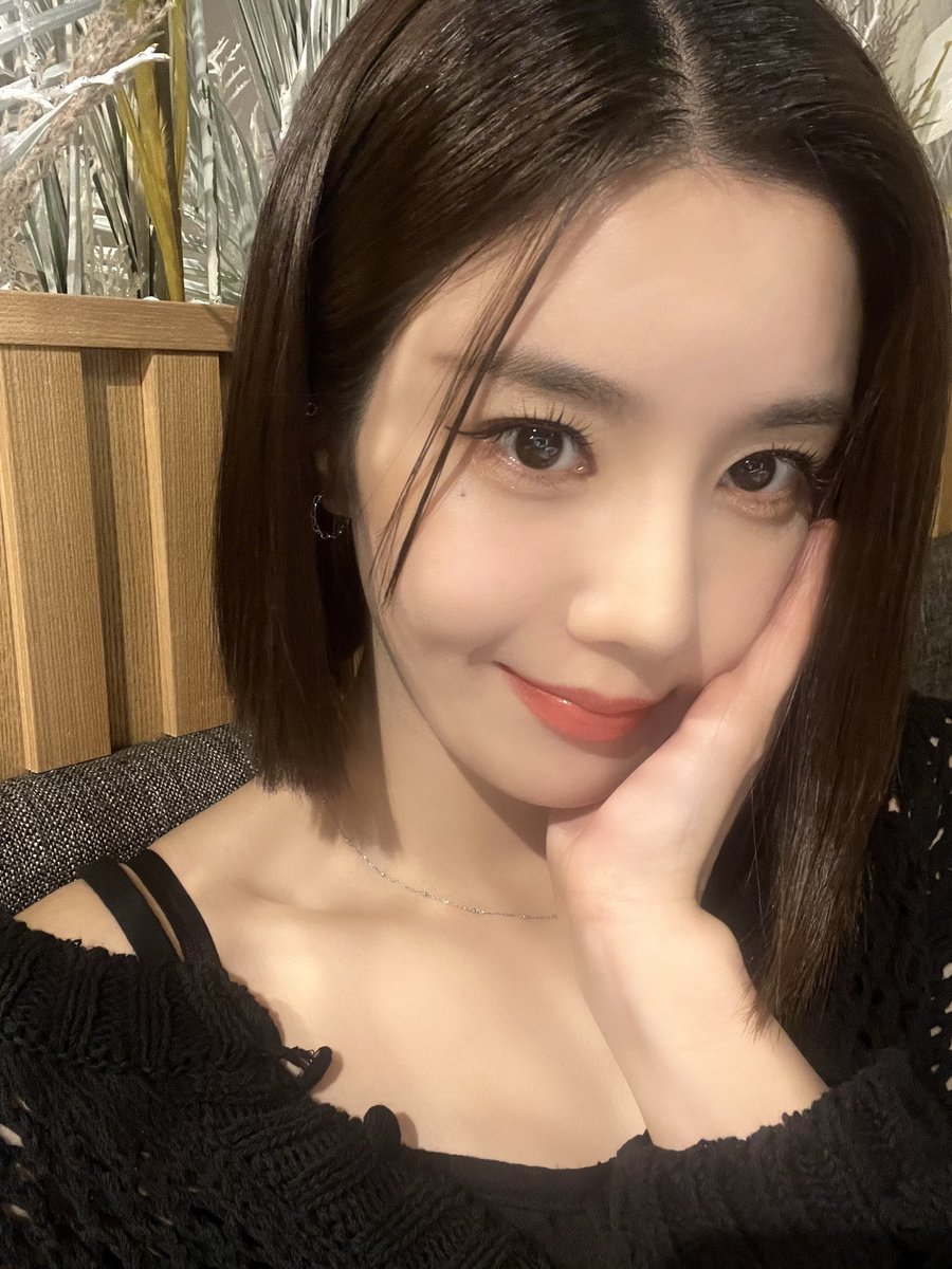 EunbiFR's tweet photo. → TWITTER | 20.06.22

« [💡] RUBIs !
Eunbi apparaîtra à 21h sur Naver  'studio Moon Night'
Moon Night la nuit 🌙 pour accueillir Chin
Eunbi va montrer son énergie 😆
Regardez le en direct s'il vous plaît ❤️

https://t.co/BnBO3M2KBO »

_
@KWONEUNBI #KWONEUNBI
#권은비 https://t.co/OHQP7rsvFX