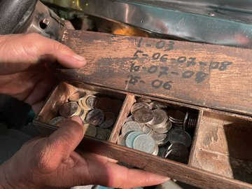 ABSCBNNews's tweet photo. After nearly 18 hours on the road, 54-year-old jeepney driver Artemio Singko said he will barely bring home P300.

According to the driver, he spent about 2,500 for fuel today— thus, with the impending P 3 price hike tom, Singko says today will be his last trip | @annacerezo_ https://t.co/uDyJQfhaGa