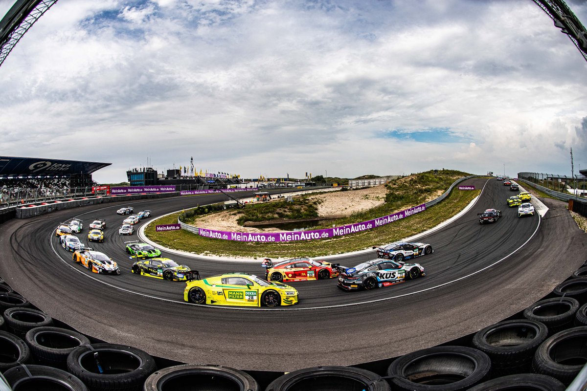 SID_Marketing's tweet photo. Hochspannung vor dem 3. Tourstopp des @ADAC @GTMasters in #Zandvoort am Wochenende. @NiklasKruetten + #BenGreen reisen als Überraschungs-Tabellenführer in die Niederlande. Ebenfalls am Start: Rückkehrer @Max_Goetz. -> https://t.co/S5RSeEnvkq @CMCZtweets https://t.co/FjPBbmnrCI