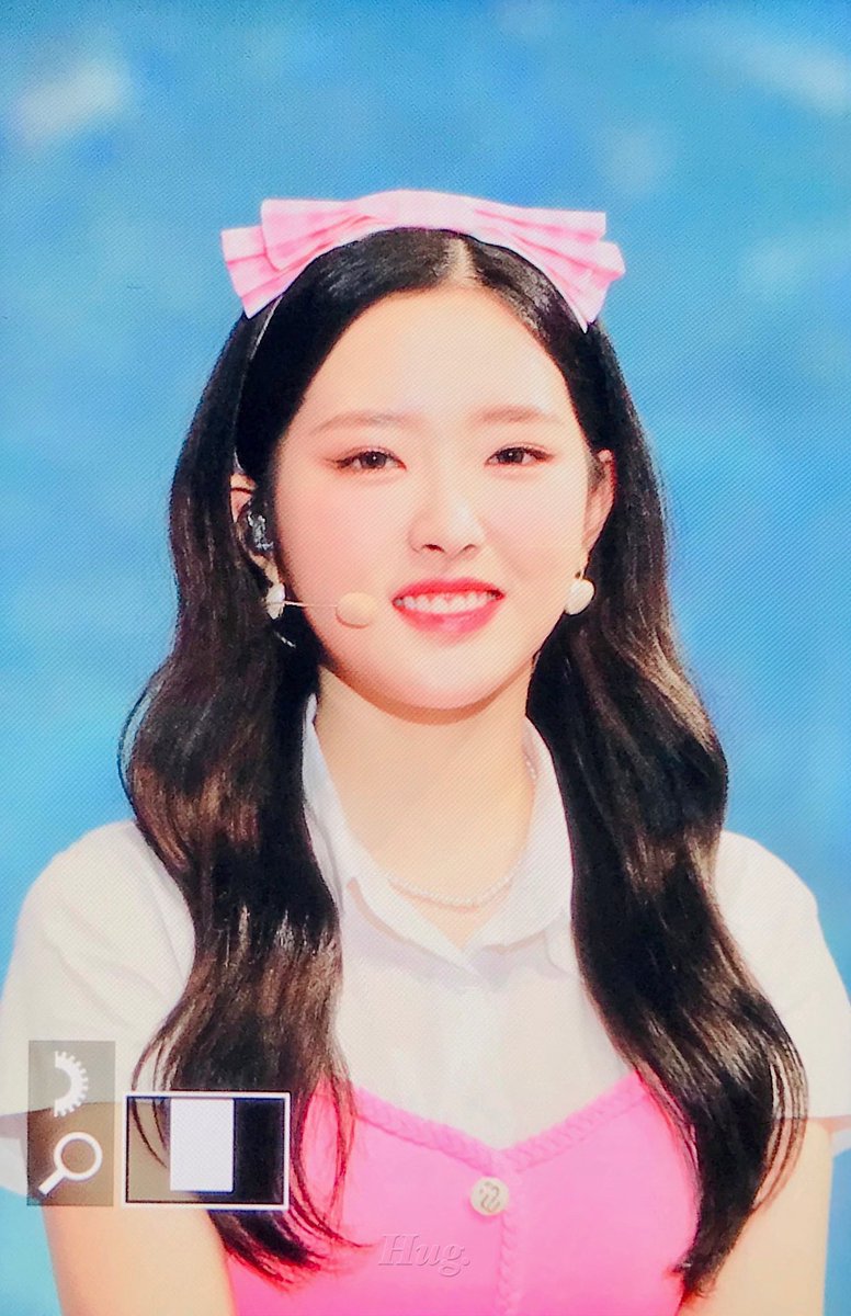 Hug_1113's tweet photo. 220620 프리뷰

#이달의소녀 #올리비아혜
#손혜주 #혜주
#LOONA #OliviaHye https://t.co/CZbfKs518p
