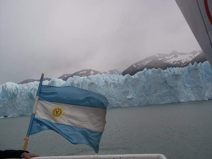 LauraLardent's tweet photo. #DiaDeLaBandera #Belgrano https://t.co/YL7J7LdO9S