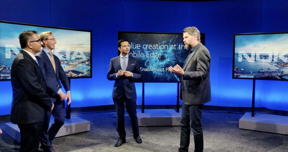 IndEmb_Fin's tweet photo. Ambassador @raveesh_kumar met the CEO of @nokia @PekkaLundmark &amp; discussed Nokia’s India strategy in light of upcoming 5G spectrum auction. He visited Nokia Experience Center to see Nokia’s story of innovation.

Nokia has a production facility in Chennai &amp; R&amp;D center in Bangalore https://t.co/tWvkLbNxZv