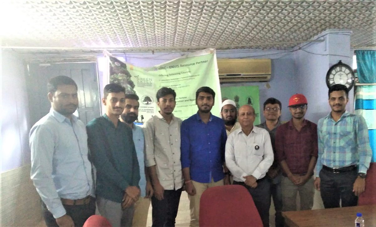 cerc_eiacp's tweet photo. Dr. Bharat Jain, Member Secretary of Gujarat Cleaner Production Centre and Coordinator of GCPC ENVIS Resource Partner delivered lecture on 'Cleaner Production &amp; Waste Minimization' to the GSDP Trainees.
#GreenSkillDevelopmentProgramme #GSDP #MoEFCC #greenskill #gcpc #envisindia https://t.co/KdwJGuqsy9
