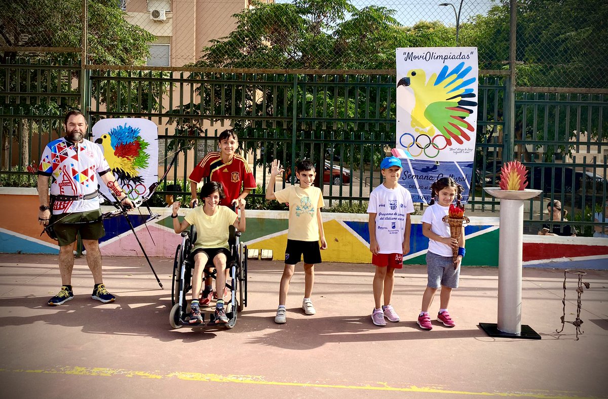 CEIP_JMVilla's tweet photo. Acto Inaugural "MoViOlimpiadas 2022"
Muchísimas gracias a Alberto Robles de @arcoclubmalaka presencia y a Tomás Fernández, Javier Troyano y Alberto Martín del Club Atletismo Málaga. Todo un lujo contar con vuestra colaboración!!
@educacionenmlg @Malagaconvive https://t.co/676VQMQXHo
