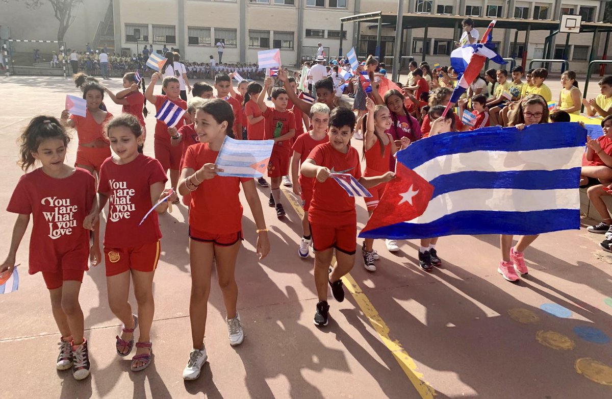 CEIP_JMVilla's tweet photo. Acto Inaugural "MoViOlimpiadas 2022"
Muchísimas gracias a Alberto Robles de @arcoclubmalaka presencia y a Tomás Fernández, Javier Troyano y Alberto Martín del Club Atletismo Málaga. Todo un lujo contar con vuestra colaboración!!
@educacionenmlg @Malagaconvive https://t.co/676VQMQXHo