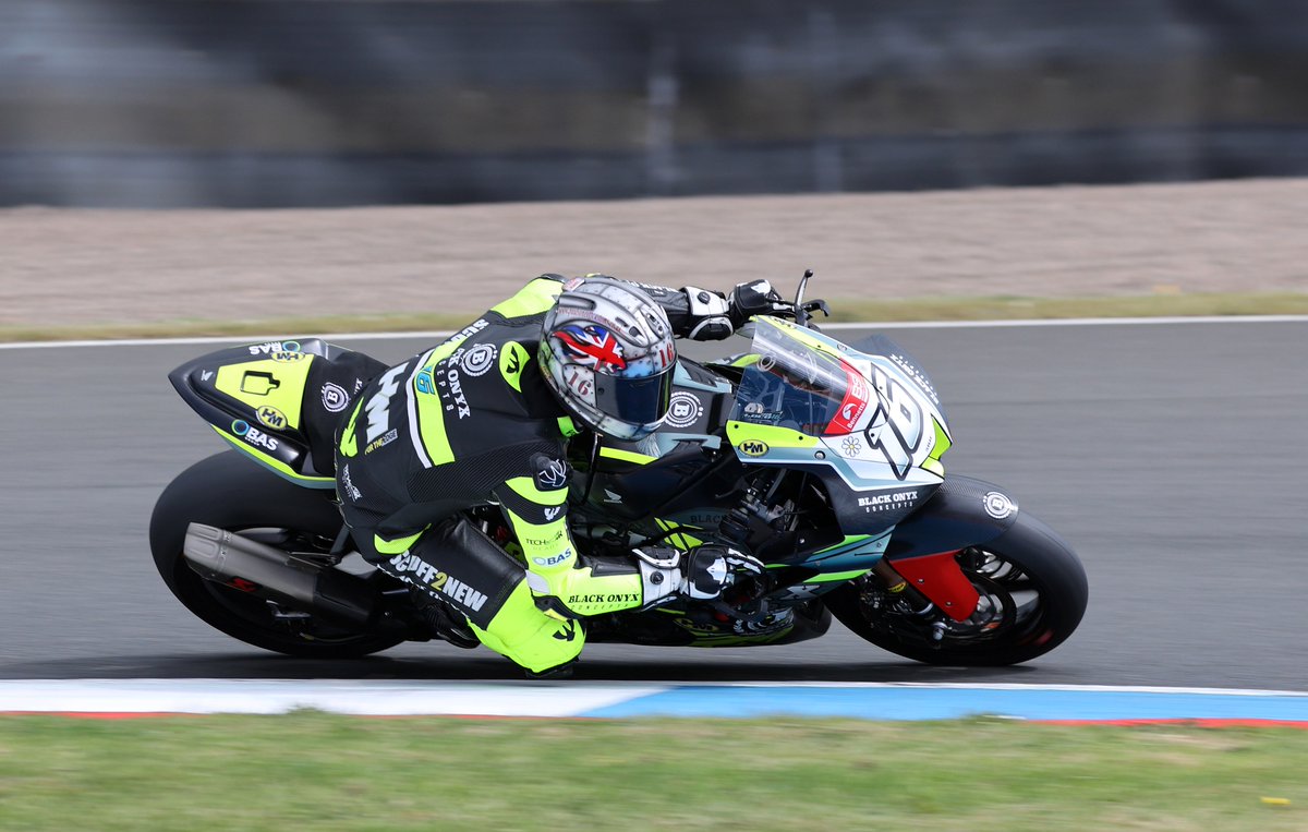 lukehopkins_16's tweet photo. Up and down weekend at @krcircuit for @OfficialBSB. 23rd in race 1, DNF in race 2 and then 19th in race 3. @HMQuickshifter #blackonyxconcepts @ebcbrakesuk @GBRacingEU @knoxarmour @OfficialBSB @moto_aero @SarcoidosisUK #NCC #BASGroup #NichollsTransport #JRIndustrial #Scuff2New https://t.co/lwsfTurOdr
